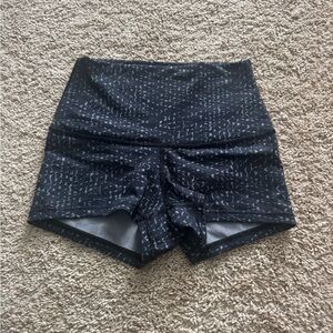 Lulu Black Patterned Women's Shorts